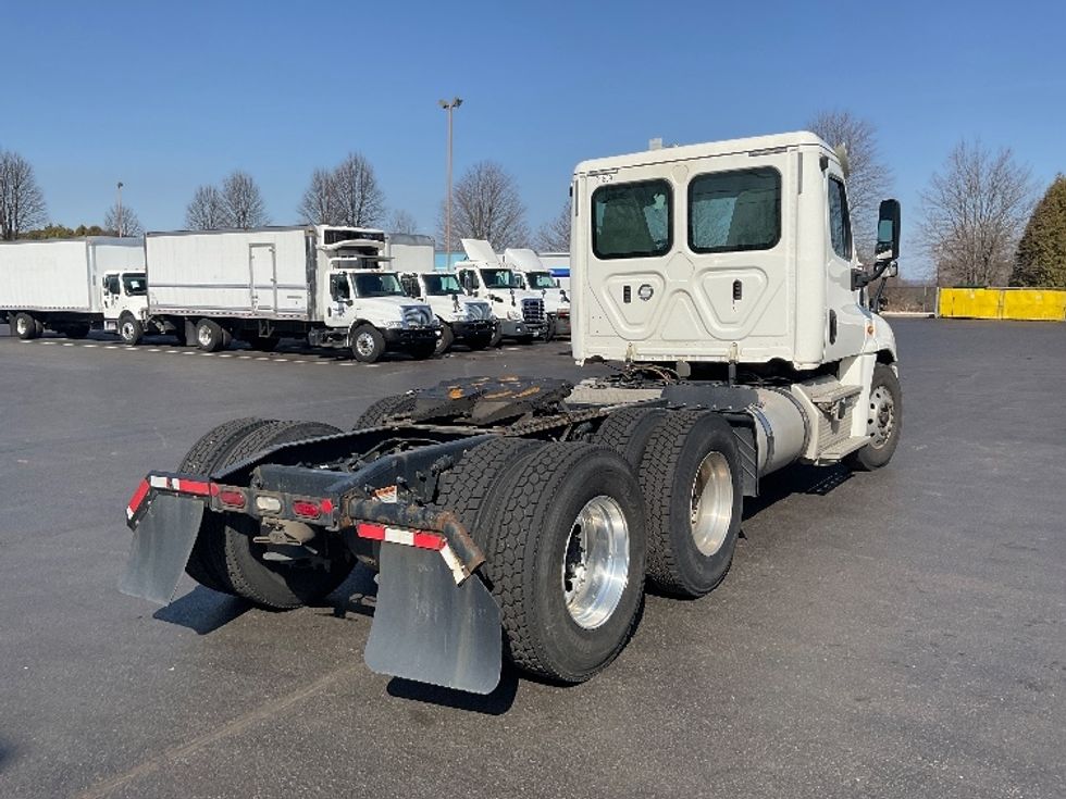 Day Cab Tractor-Heavy Duty Tractors-Freightliner-2019-Cascadia 12564ST-Bethlehem-PA-410,276\n\t\tmiles-$ 45,000 - Image 7