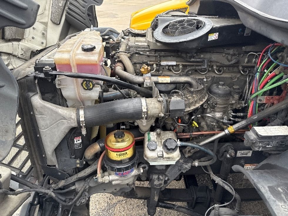 Day Cab Tractor-Heavy Duty Tractors-Freightliner-2019-Cascadia 12564ST-Birmingham-AL-194,168\n\t\tmiles-$ 54,250 - Image 14