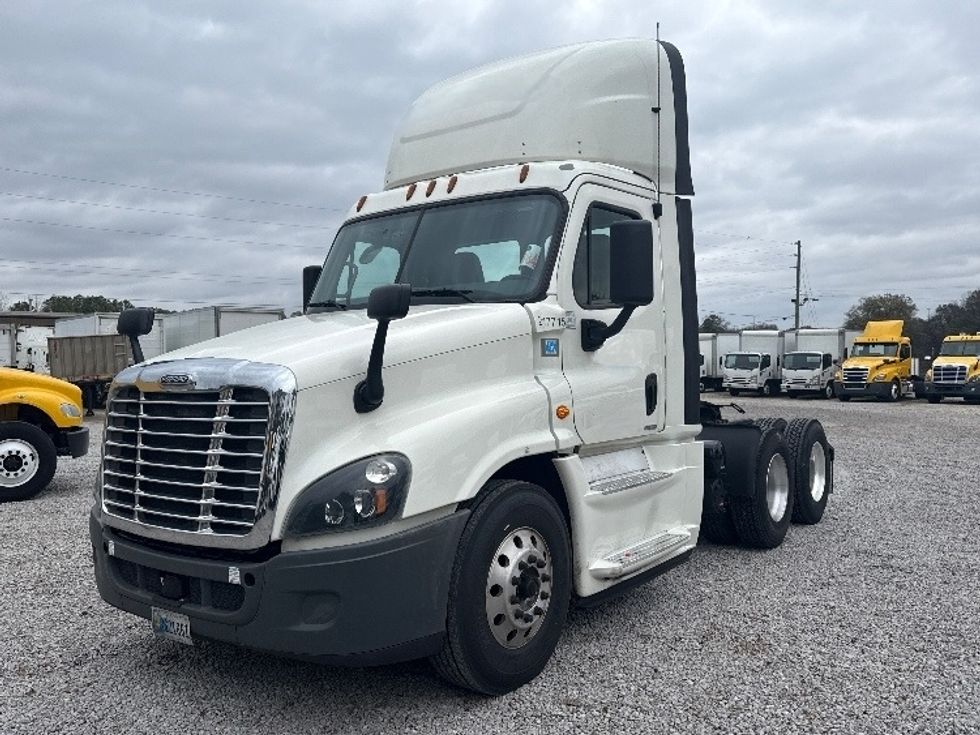 Day Cab Tractor-Heavy Duty Tractors-Freightliner-2019-Cascadia 12564ST-Birmingham-AL-194,168\n\t\tmiles-$ 54,250 - Image 3