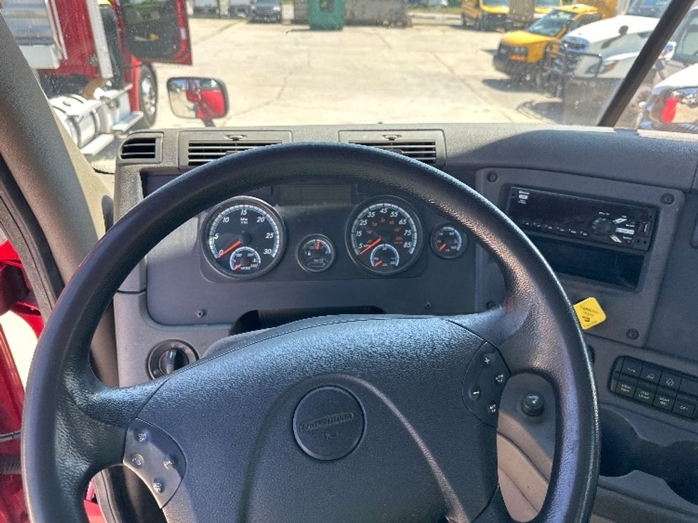 Day Cab Tractor-Heavy Duty Tractors-Freightliner-2019-Cascadia 12564ST-Birmingham-AL-337,858\n\t\tmiles-$ 41,250 - Image 11