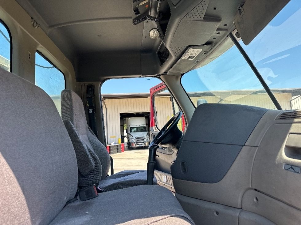 Day Cab Tractor-Heavy Duty Tractors-Freightliner-2019-Cascadia 12564ST-Birmingham-AL-337,858\n\t\tmiles-$ 41,250 - Image 14