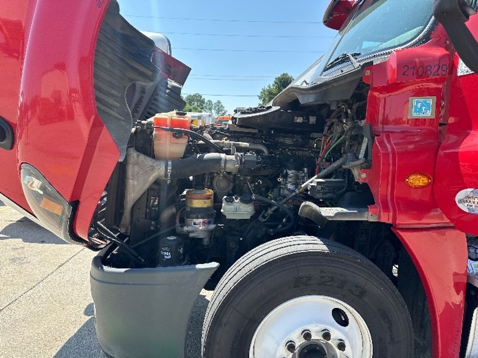 Day Cab Tractor-Heavy Duty Tractors-Freightliner-2019-Cascadia 12564ST-Birmingham-AL-337,858\n\t\tmiles-$ 41,250 - Image 16