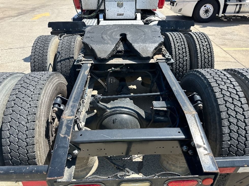 Day Cab Tractor-Heavy Duty Tractors-Freightliner-2019-Cascadia 12564ST-Birmingham-AL-337,858\n\t\tmiles-$ 41,250 - Image 6