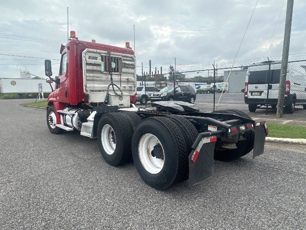 Day Cab Tractor-Heavy Duty Tractors-Freightliner-2019-Cascadia 12564ST-Birmingham-AL-393,266\n\t\tmiles-$ 38,000 - Image 5