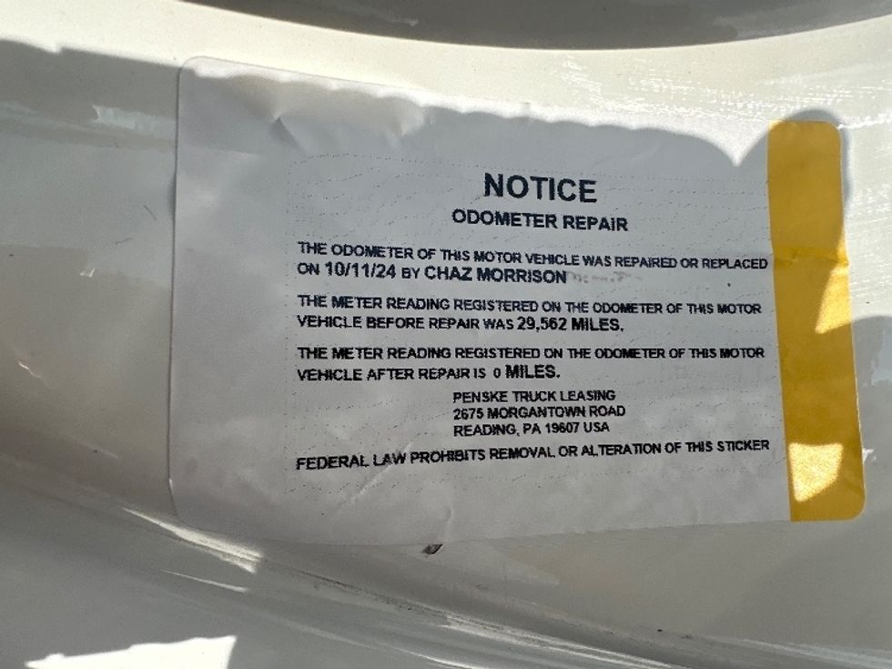 Day Cab Tractor-Heavy Duty Tractors-Freightliner-2019-Cascadia 12564ST-Birmingham-AL-444,915\n\t\tmiles-$ 42,250 - Image 17