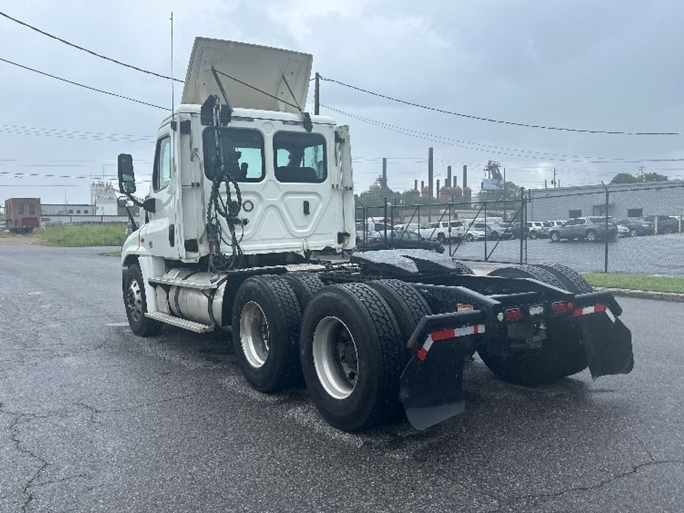 Day Cab Tractor-Heavy Duty Tractors-Freightliner-2019-Cascadia 12564ST-Birmingham-AL-444,915\n\t\tmiles-$ 42,250 - Image 5