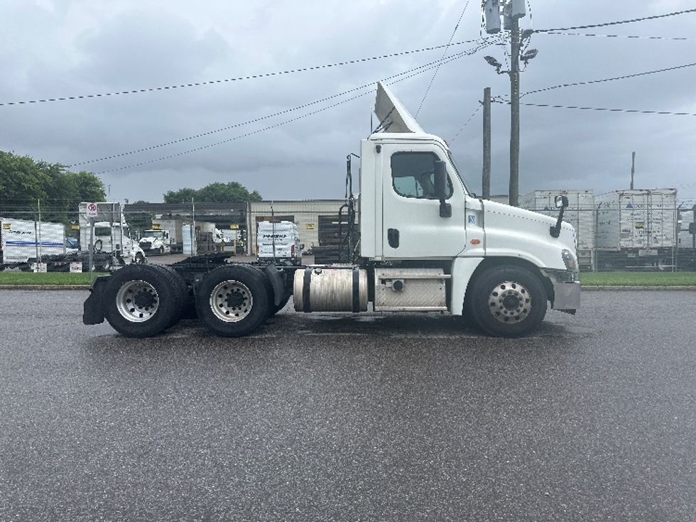 Day Cab Tractor-Heavy Duty Tractors-Freightliner-2019-Cascadia 12564ST-Birmingham-AL-444,915\n\t\tmiles-$ 42,250 - Image 8