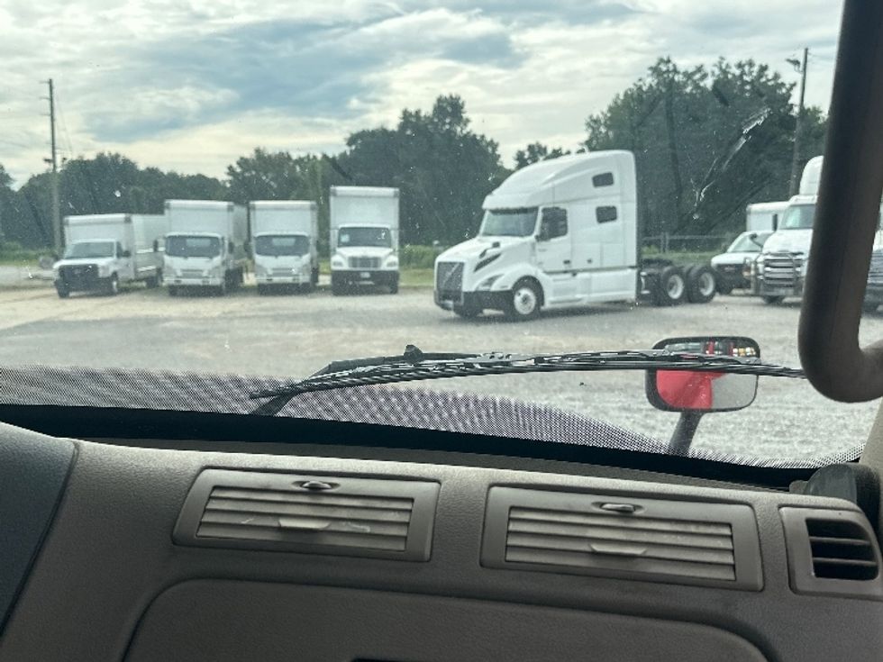 Day Cab Tractor-Heavy Duty Tractors-Freightliner-2019-Cascadia 12564ST-Birmingham-AL-467,971\n\t\tmiles-$ 34,000 - Image 12