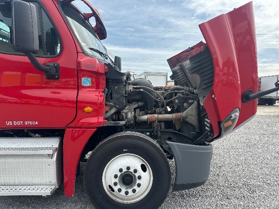 Day Cab Tractor-Heavy Duty Tractors-Freightliner-2019-Cascadia 12564ST-Birmingham-AL-467,971\n\t\tmiles-$ 34,000 - Image 14