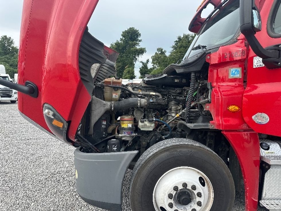 Day Cab Tractor-Heavy Duty Tractors-Freightliner-2019-Cascadia 12564ST-Birmingham-AL-467,971\n\t\tmiles-$ 34,000 - Image 15