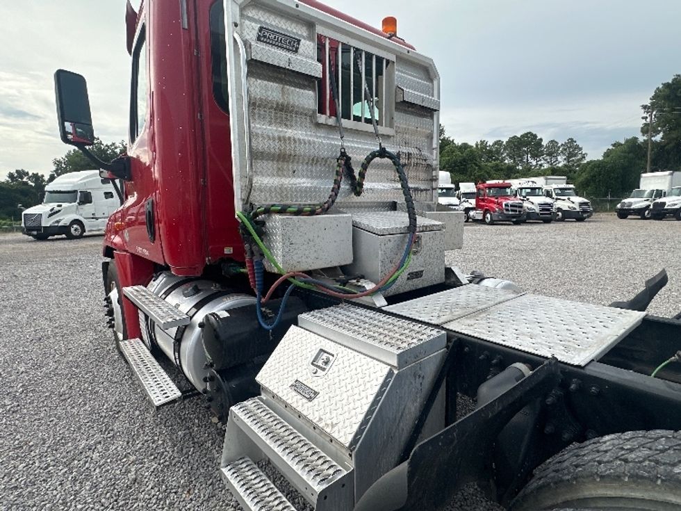 Day Cab Tractor-Heavy Duty Tractors-Freightliner-2019-Cascadia 12564ST-Birmingham-AL-467,971\n\t\tmiles-$ 34,000 - Image 16