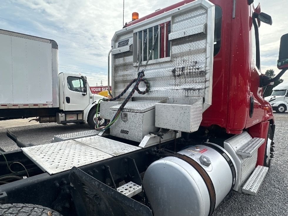 Day Cab Tractor-Heavy Duty Tractors-Freightliner-2019-Cascadia 12564ST-Birmingham-AL-467,971\n\t\tmiles-$ 34,000 - Image 17