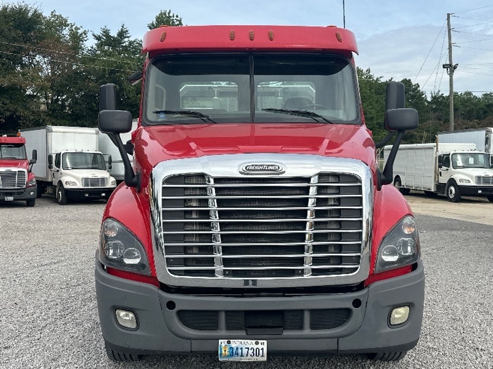 Day Cab Tractor-Heavy Duty Tractors-Freightliner-2019-Cascadia 12564ST-Birmingham-AL-467,971\n\t\tmiles-$ 34,000 - Image 2