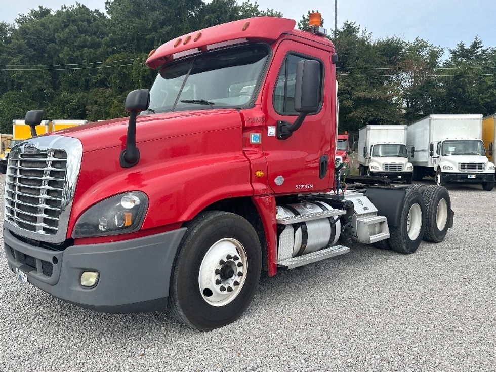 Day Cab Tractor-Heavy Duty Tractors-Freightliner-2019-Cascadia 12564ST-Birmingham-AL-467,971\n\t\tmiles-$ 34,000 - Image 3