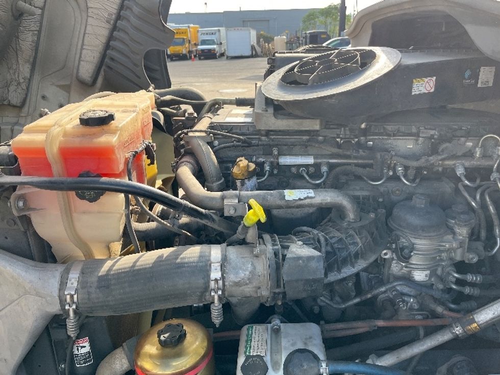 Day Cab Tractor-Heavy Duty Tractors-Freightliner-2019-Cascadia 12564ST-Birmingham-AL-616,671\n\t\tmiles-$ 29,250 - Image 16