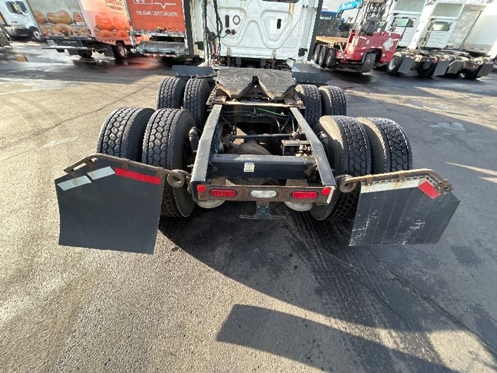 Day Cab Tractor-Heavy Duty Tractors-Freightliner-2019-Cascadia 12564ST-Brooklyn Park-MN-357,583\n\t\tmiles-$ 42,000 - Image 6