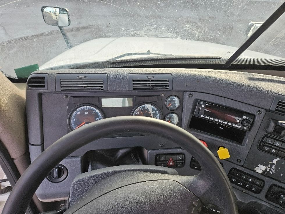 Day Cab Tractor-Heavy Duty Tractors-Freightliner-2019-Cascadia 12564ST-Brooklyn Park-MN-370,550\n\t\tmiles-$ 41,250 - Image 11