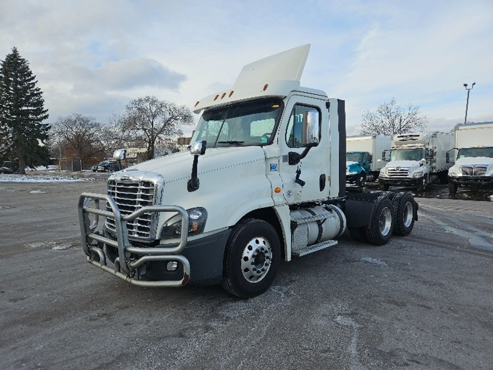 Day Cab Tractor-Heavy Duty Tractors-Freightliner-2019-Cascadia 12564ST-Brooklyn Park-MN-370,550\n\t\tmiles-$ 41,250 - Image 3