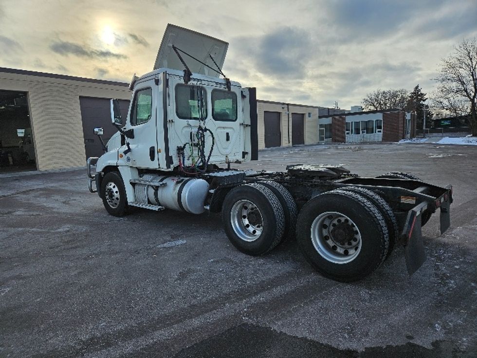 Day Cab Tractor-Heavy Duty Tractors-Freightliner-2019-Cascadia 12564ST-Brooklyn Park-MN-370,550\n\t\tmiles-$ 41,250 - Image 5