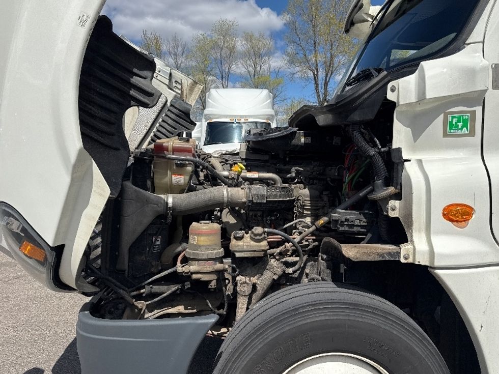 Day Cab Tractor-Heavy Duty Tractors-Freightliner-2019-Cascadia 12564ST-Brooklyn Park-MN-426,091\n\t\tmiles-$ 36,000 - Image 16