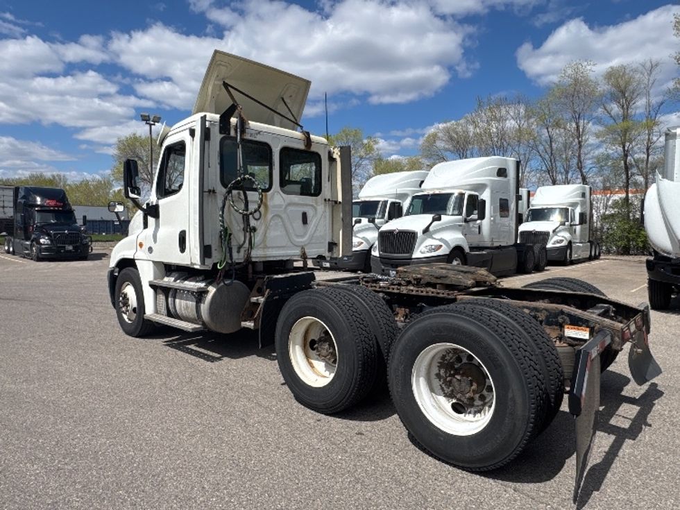 Day Cab Tractor-Heavy Duty Tractors-Freightliner-2019-Cascadia 12564ST-Brooklyn Park-MN-426,091\n\t\tmiles-$ 36,000 - Image 5