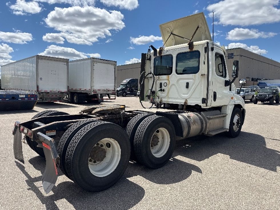 Day Cab Tractor-Heavy Duty Tractors-Freightliner-2019-Cascadia 12564ST-Brooklyn Park-MN-426,091\n\t\tmiles-$ 36,000 - Image 7