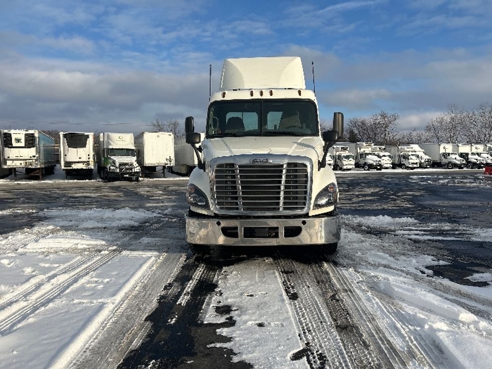 Day Cab Tractor-Heavy Duty Tractors-Freightliner-2019-Cascadia 12564ST-Brooklyn Park-MN-463,591\n\t\tmiles-$ 35,000 - Image 2