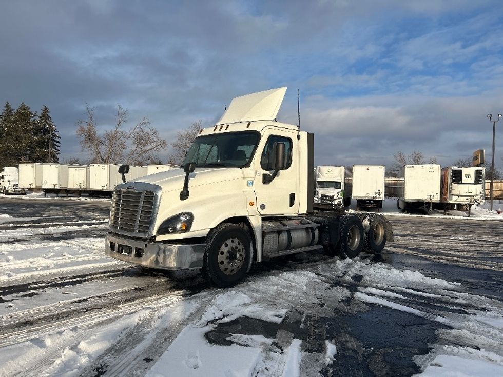 Day Cab Tractor-Heavy Duty Tractors-Freightliner-2019-Cascadia 12564ST-Brooklyn Park-MN-463,591\n\t\tmiles-$ 35,000 - Image 3