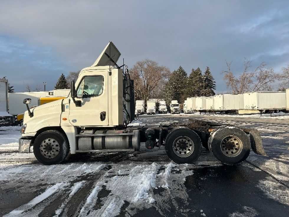 Day Cab Tractor-Heavy Duty Tractors-Freightliner-2019-Cascadia 12564ST-Brooklyn Park-MN-463,591\n\t\tmiles-$ 35,000 - Image 4