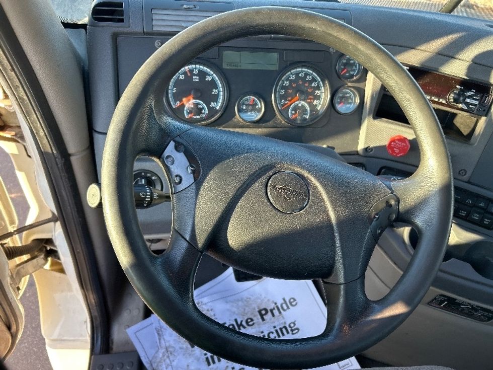 Day Cab Tractor-Heavy Duty Tractors-Freightliner-2019-Cascadia 12564ST-Brooklyn Park-MN-520,836\n\t\tmiles-$ 32,500 - Image 11