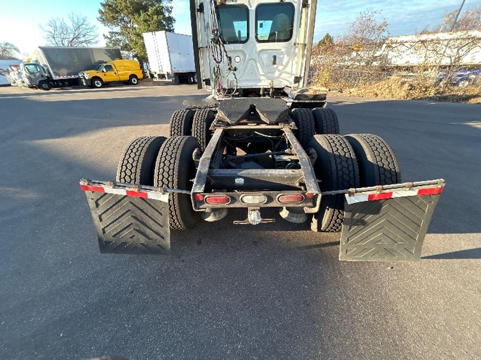 Day Cab Tractor-Heavy Duty Tractors-Freightliner-2019-Cascadia 12564ST-Brooklyn Park-MN-520,836\n\t\tmiles-$ 32,500 - Image 6