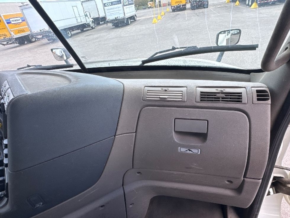 Day Cab Tractor-Heavy Duty Tractors-Freightliner-2019-Cascadia 12564ST-Brooklyn Park-MN-564,107\n\t\tmiles-$ 29,250 - Image 13