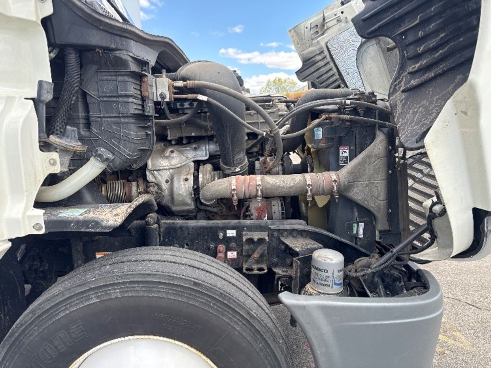 Day Cab Tractor-Heavy Duty Tractors-Freightliner-2019-Cascadia 12564ST-Brooklyn Park-MN-564,107\n\t\tmiles-$ 29,250 - Image 15
