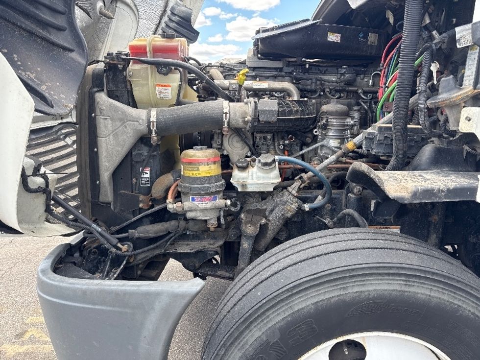 Day Cab Tractor-Heavy Duty Tractors-Freightliner-2019-Cascadia 12564ST-Brooklyn Park-MN-564,107\n\t\tmiles-$ 29,250 - Image 16