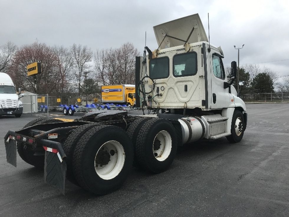 Day Cab Tractor-Heavy Duty Tractors-Freightliner-2019-Cascadia 12564ST-Canton-OH-334,032\n\t\tmiles-$ 42,750 - Image 7