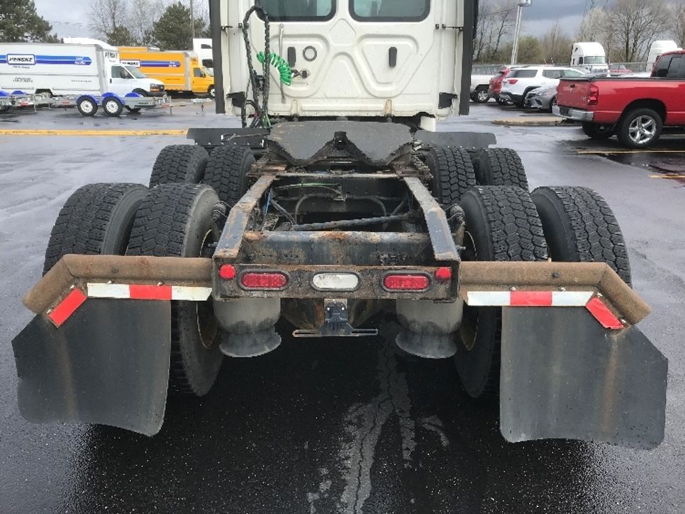 Day Cab Tractor-Heavy Duty Tractors-Freightliner-2019-Cascadia 12564ST-Canton-OH-548,834\n\t\tmiles-$ 28,250 - Image 6