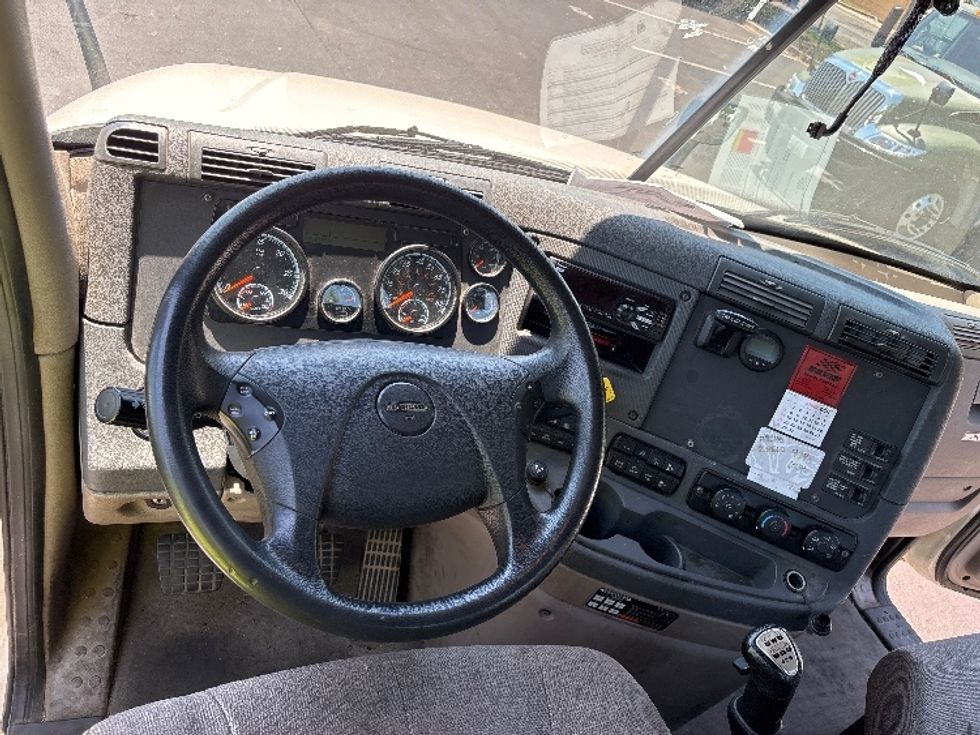 Day Cab Tractor-Heavy Duty Tractors-Freightliner-2019-Cascadia 12564ST-Capitol Heights-MD-153,444\n\t\tmiles-$ 40,500 - Image 11