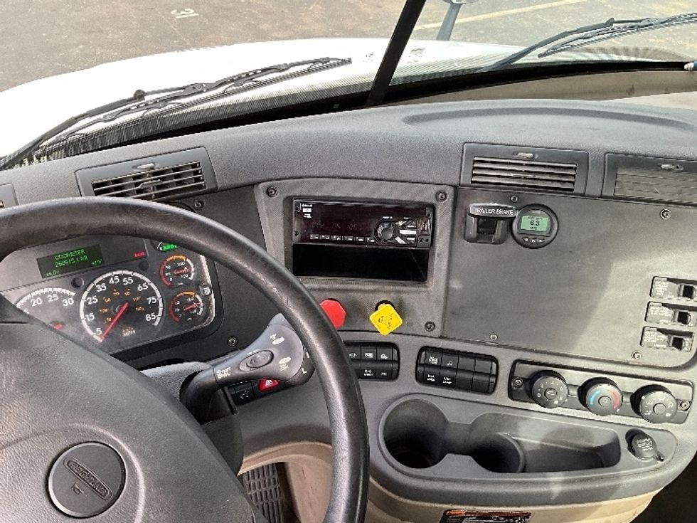 Day Cab Tractor-Heavy Duty Tractors-Freightliner-2019-Cascadia 12564ST-Capitol Heights-MD-230,990\n\t\tmiles-$ 43,750 - Image 10