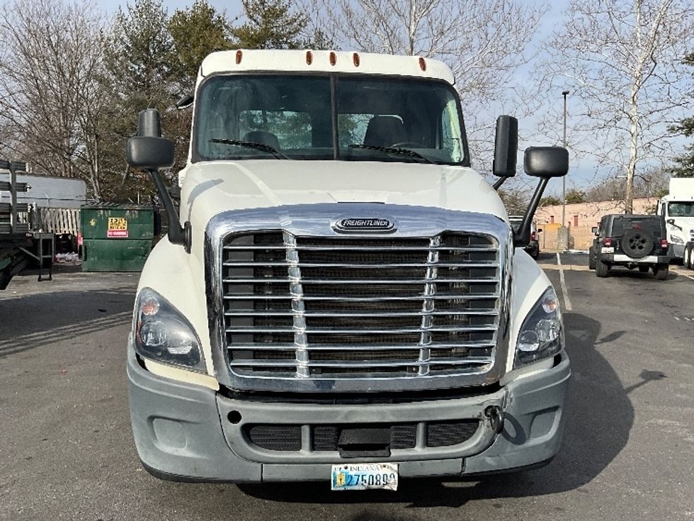 Day Cab Tractor-Heavy Duty Tractors-Freightliner-2019-Cascadia 12564ST-Capitol Heights-MD-230,990\n\t\tmiles-$ 43,750 - Image 2