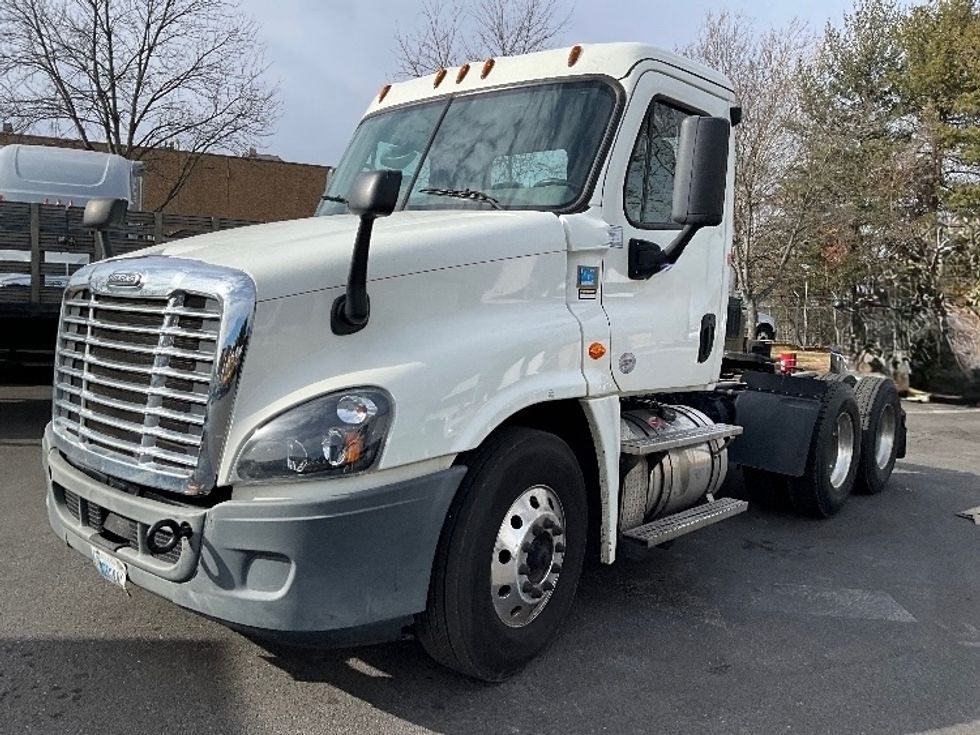 Day Cab Tractor-Heavy Duty Tractors-Freightliner-2019-Cascadia 12564ST-Capitol Heights-MD-230,990\n\t\tmiles-$ 43,750 - Image 3