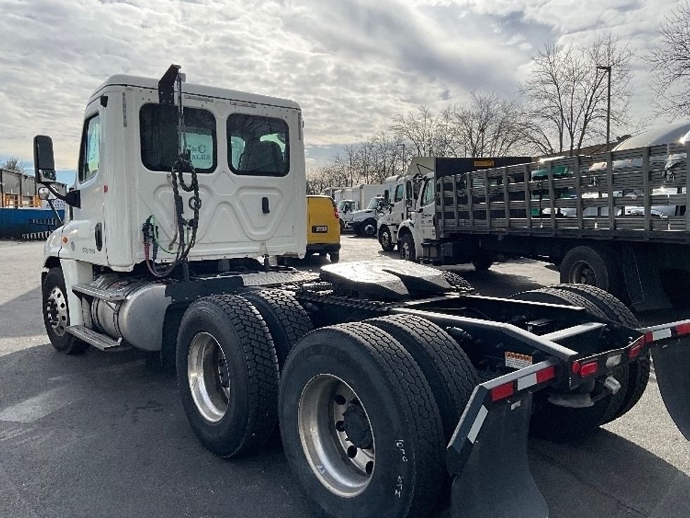 Day Cab Tractor-Heavy Duty Tractors-Freightliner-2019-Cascadia 12564ST-Capitol Heights-MD-230,990\n\t\tmiles-$ 43,750 - Image 5