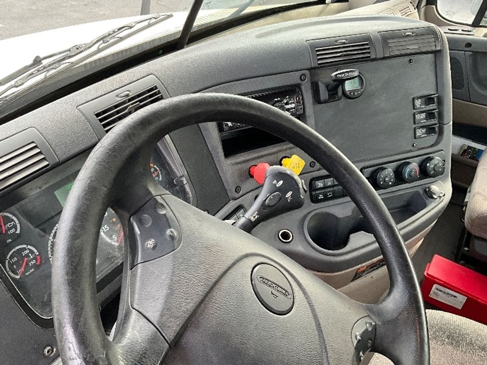 Day Cab Tractor-Heavy Duty Tractors-Freightliner-2019-Cascadia 12564ST-Capitol Heights-MD-236,479\n\t\tmiles-$ 44,500 - Image 10