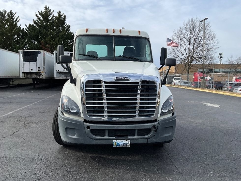 Day Cab Tractor-Heavy Duty Tractors-Freightliner-2019-Cascadia 12564ST-Capitol Heights-MD-236,479\n\t\tmiles-$ 44,500 - Image 2