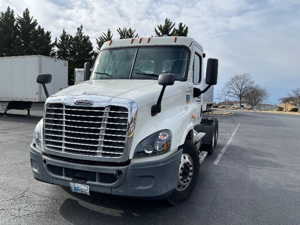 Day Cab Tractor-Heavy Duty Tractors-Freightliner-2019-Cascadia 12564ST-Capitol Heights-MD-236,479\n\t\tmiles-$ 44,500 - Image 3
