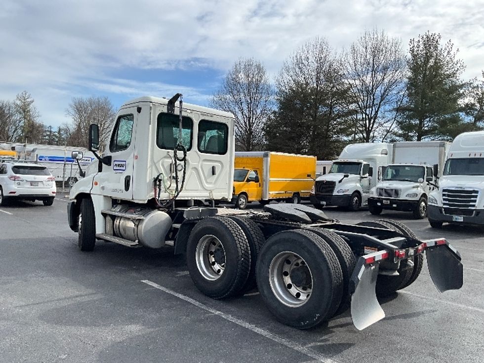 Day Cab Tractor-Heavy Duty Tractors-Freightliner-2019-Cascadia 12564ST-Capitol Heights-MD-236,479\n\t\tmiles-$ 44,500 - Image 5