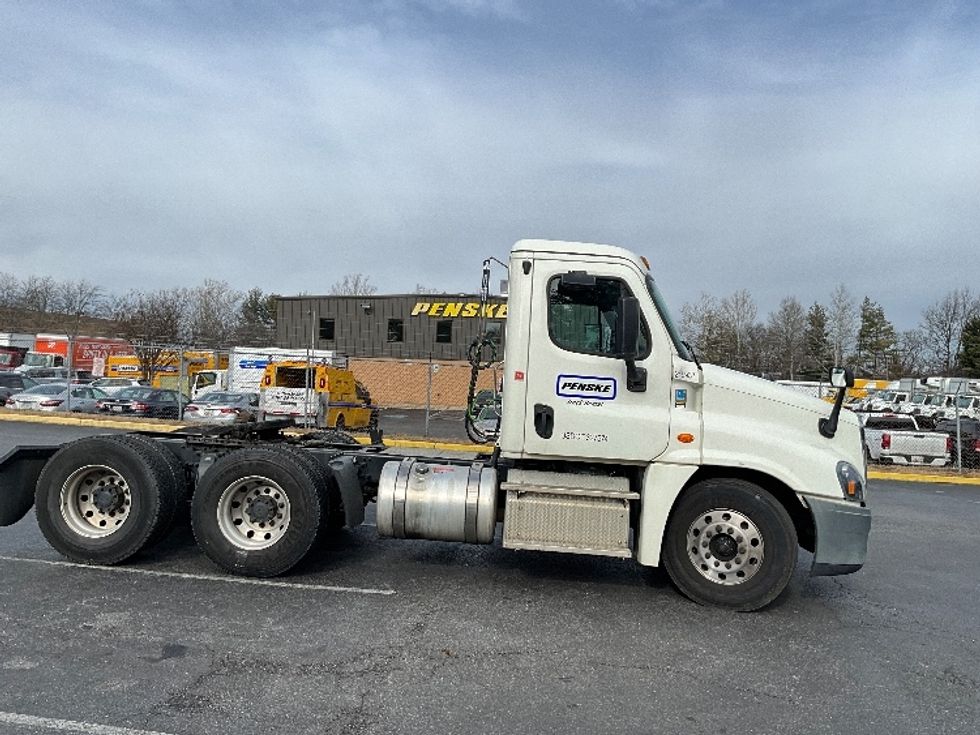 Day Cab Tractor-Heavy Duty Tractors-Freightliner-2019-Cascadia 12564ST-Capitol Heights-MD-236,479\n\t\tmiles-$ 44,500 - Image 7