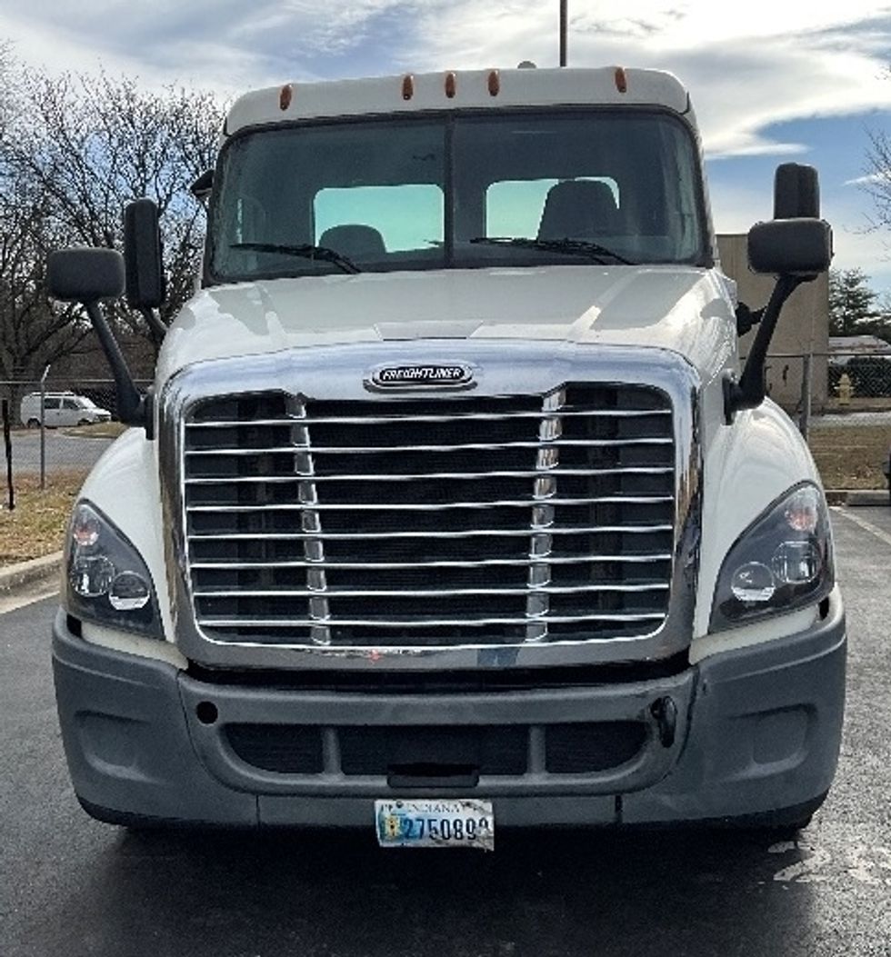 Day Cab Tractor-Heavy Duty Tractors-Freightliner-2019-Cascadia 12564ST-Capitol Heights-MD-238,178\n\t\tmiles-$ 43,500 - Image 2