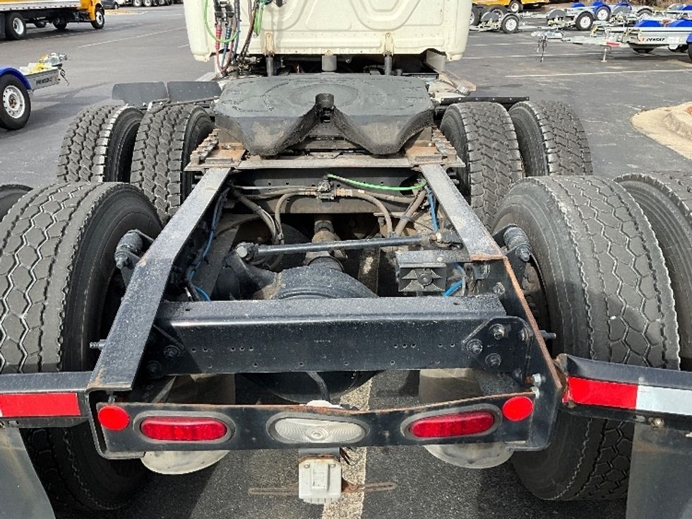 Day Cab Tractor-Heavy Duty Tractors-Freightliner-2019-Cascadia 12564ST-Capitol Heights-MD-238,178\n\t\tmiles-$ 43,500 - Image 6