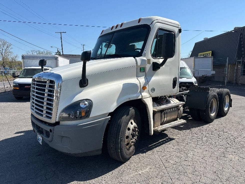 Day Cab Tractor-Heavy Duty Tractors-Freightliner-2019-Cascadia 12564ST-Capitol Heights-MD-239,652\n\t\tmiles-$ 44,250 - Image 3