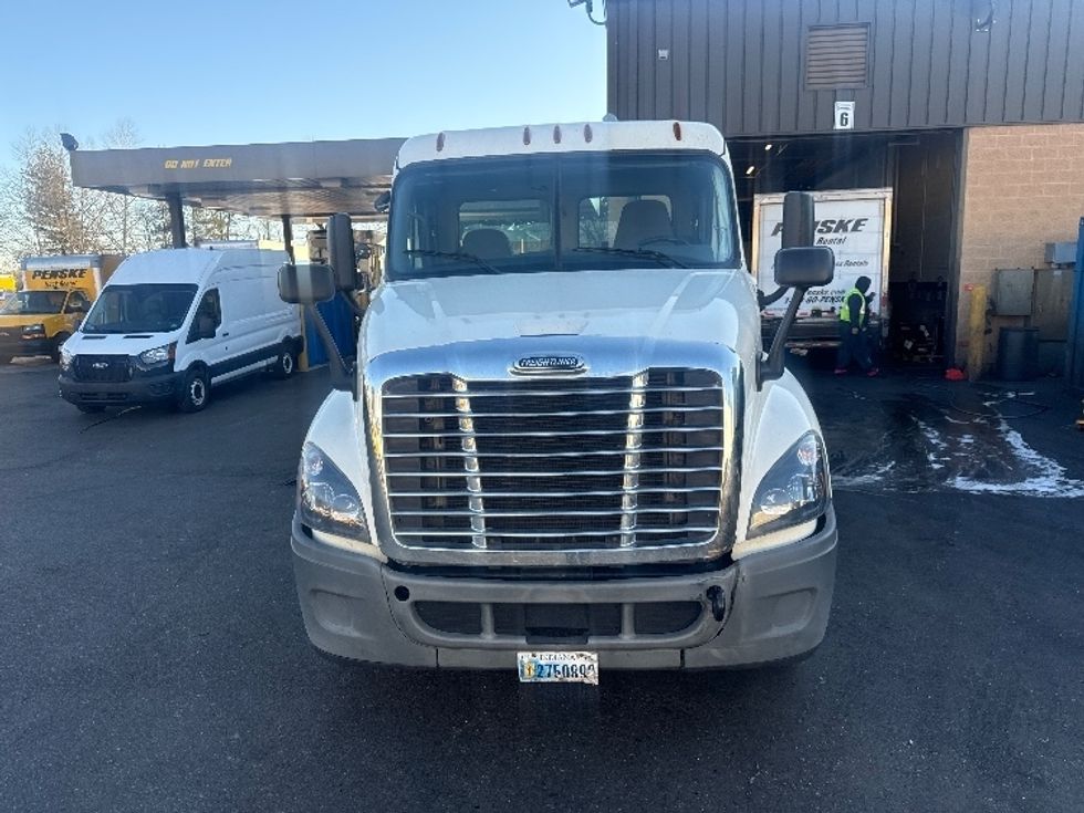 Day Cab Tractor-Heavy Duty Tractors-Freightliner-2019-Cascadia 12564ST-Capitol Heights-MD-242,834\n\t\tmiles-$ 44,250 - Image 2